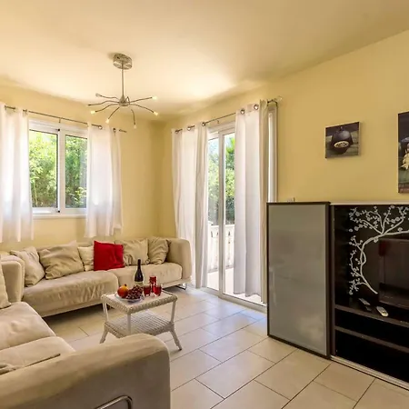 Villa Oposite Nissi 100 Meters