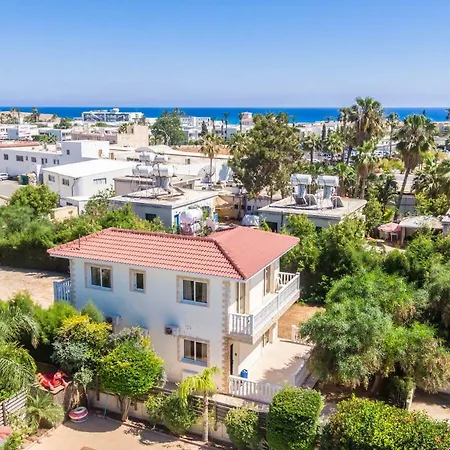 Villa Oposite Nissi 100 Meters Ayía Nápa
